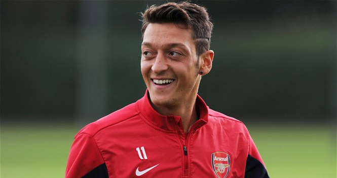 Arsenal nhận được lời đề nghị quá hấp dẫn cho Mesut Ozil